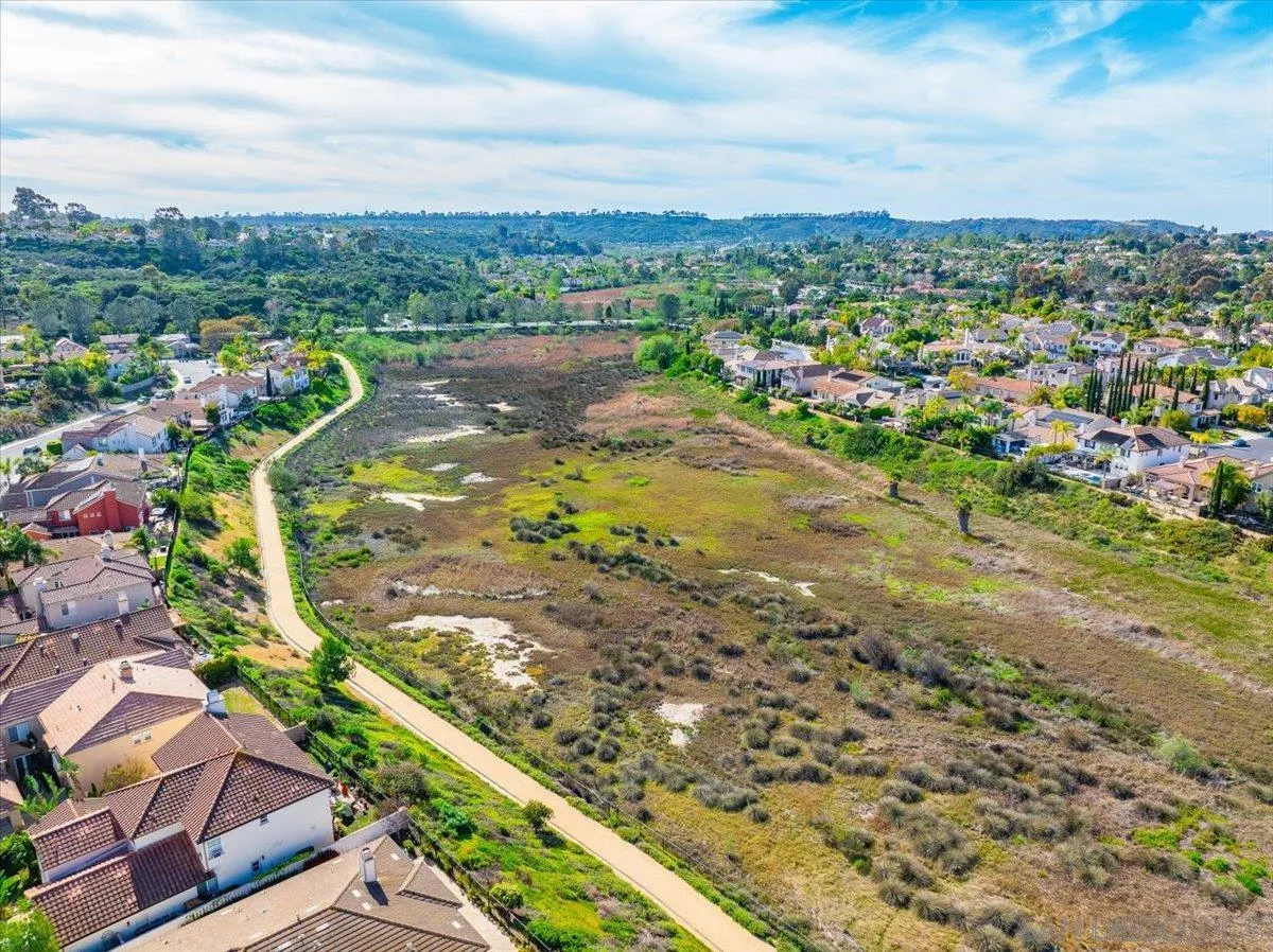 3272 Avenida La Cima