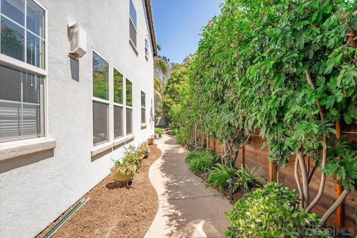 3225 Avenida De Sueno