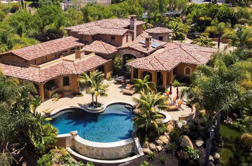 3220 Bella Collina