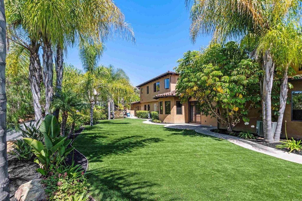 3220 Bella Collina