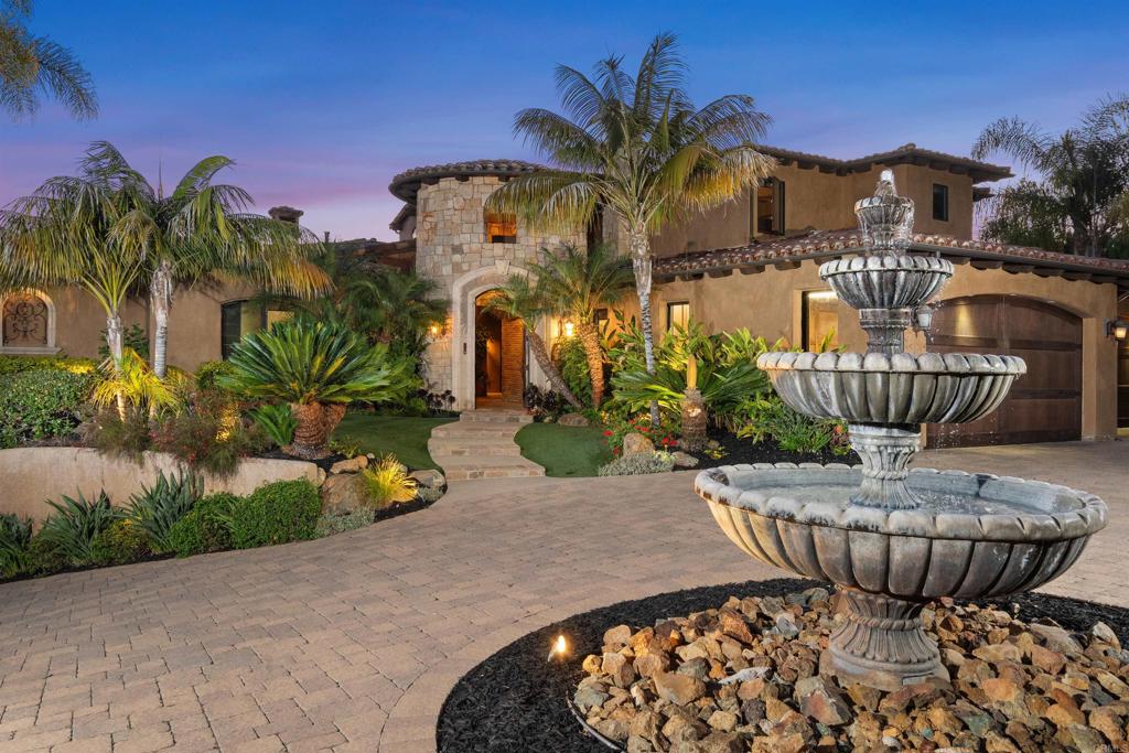 3220 Bella Collina