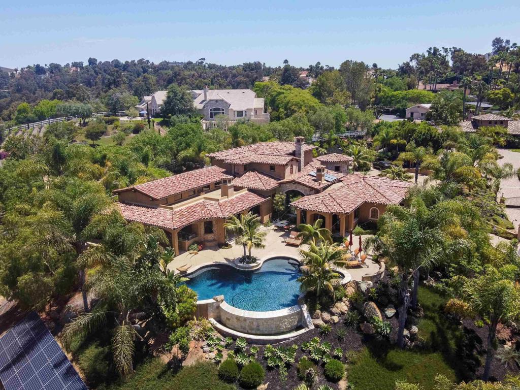 3220 Bella Collina