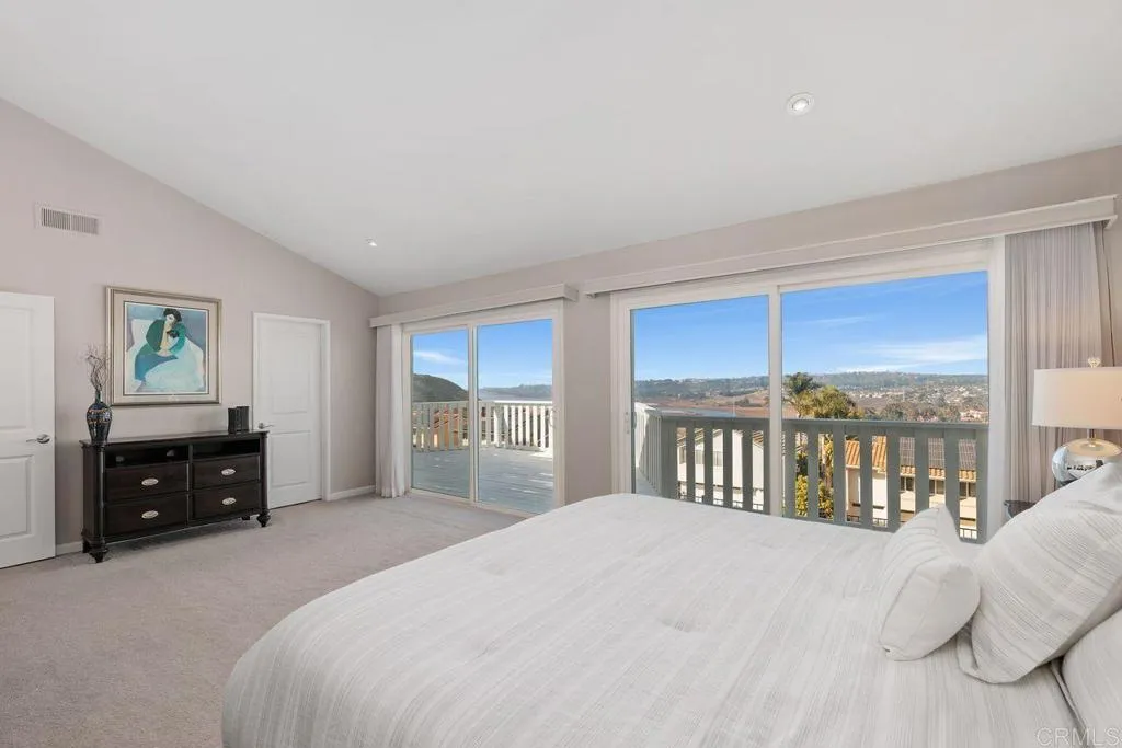 2014 Saliente Way, Carlsbad