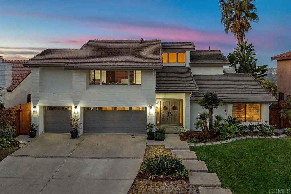 2014 Saliente Way, Carlsbad