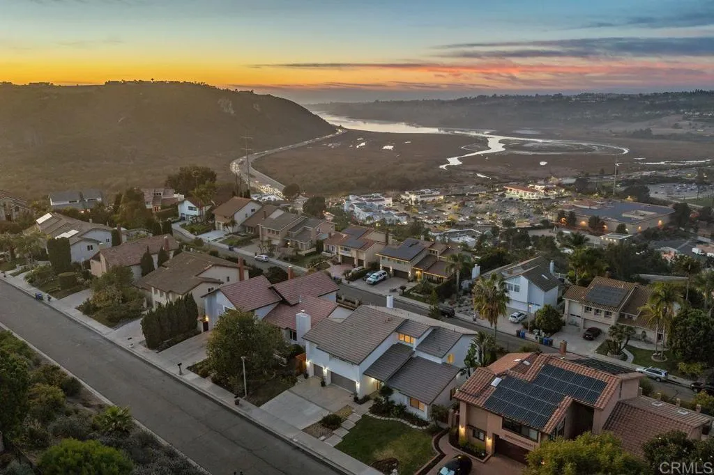 2014 Saliente Way, Carlsbad