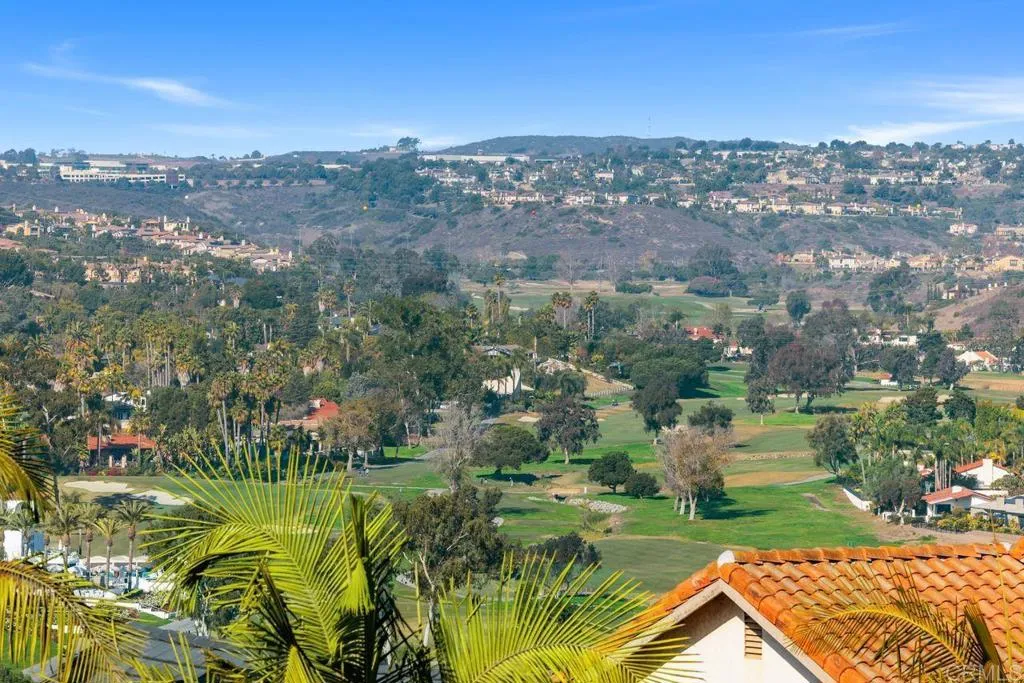 2014 Saliente Way, Carlsbad