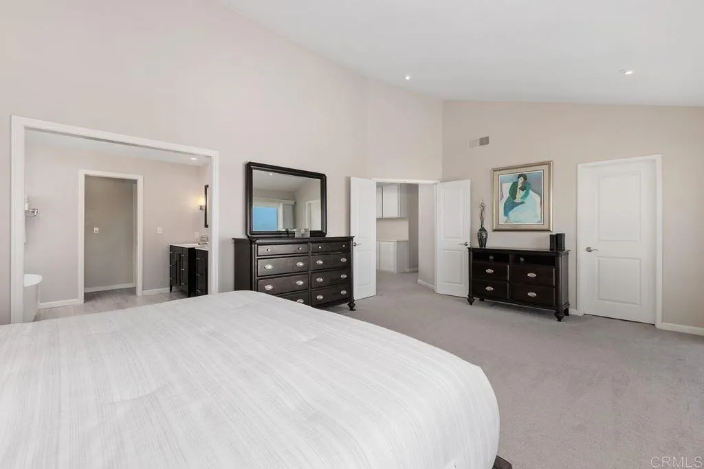 2014 Saliente Way, Carlsbad