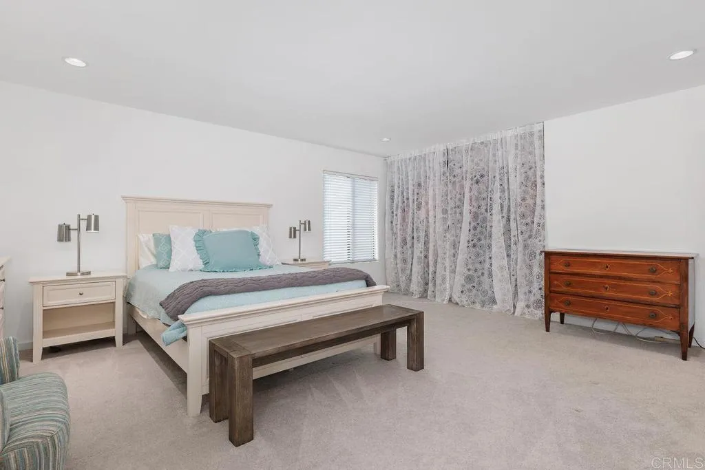 2014 Saliente Way, Carlsbad