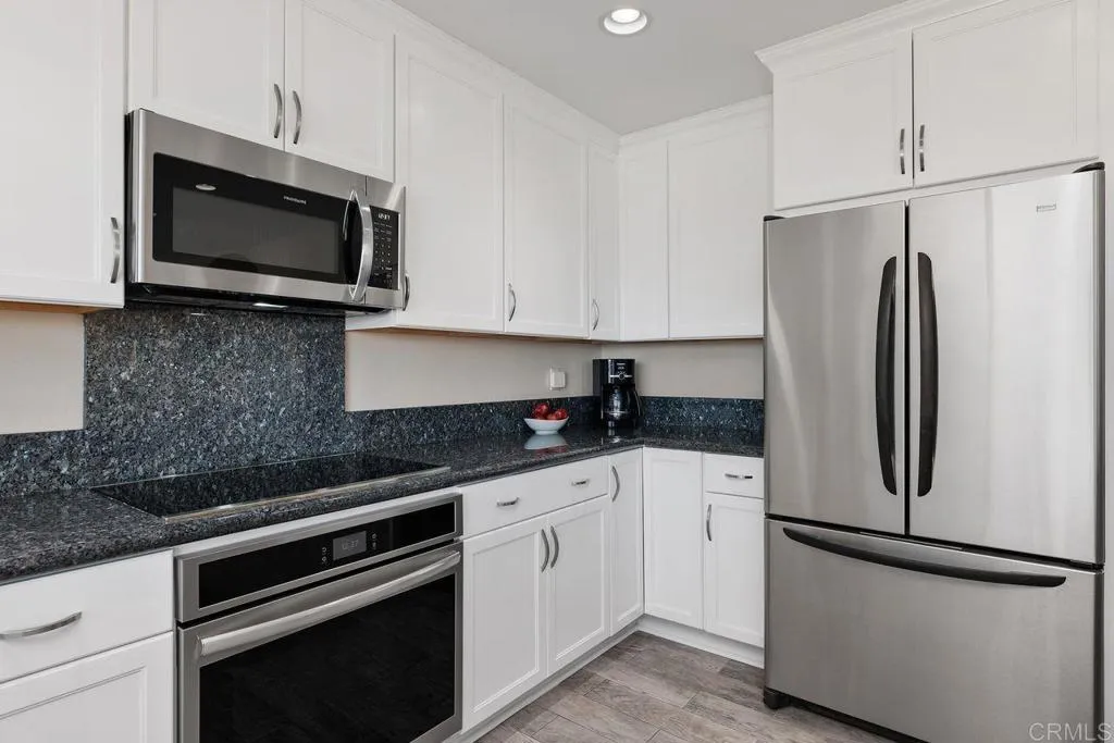 2014 Saliente Way, Carlsbad