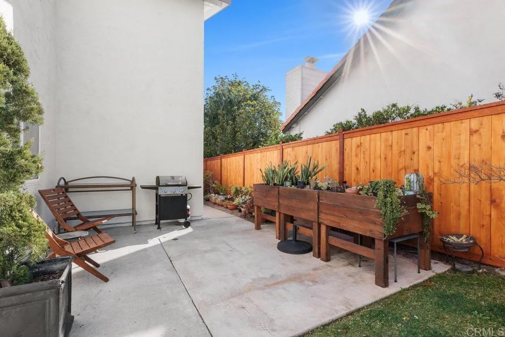 2014 Saliente Way, Carlsbad