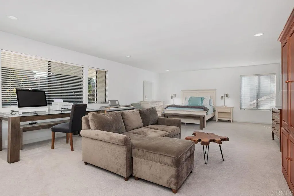 2014 Saliente Way, Carlsbad