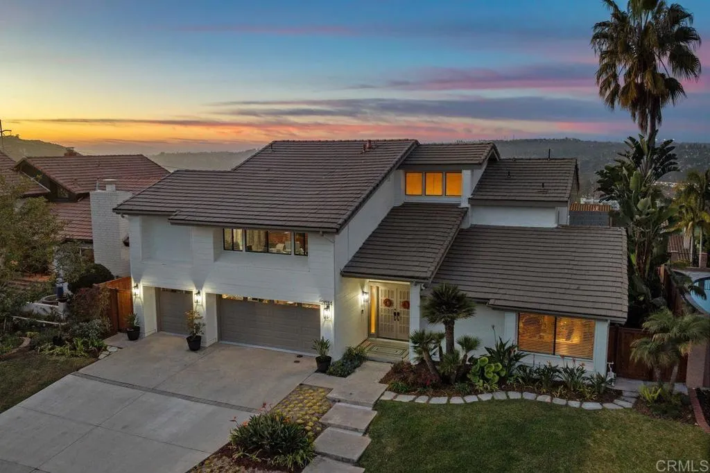 2014 Saliente Way, Carlsbad