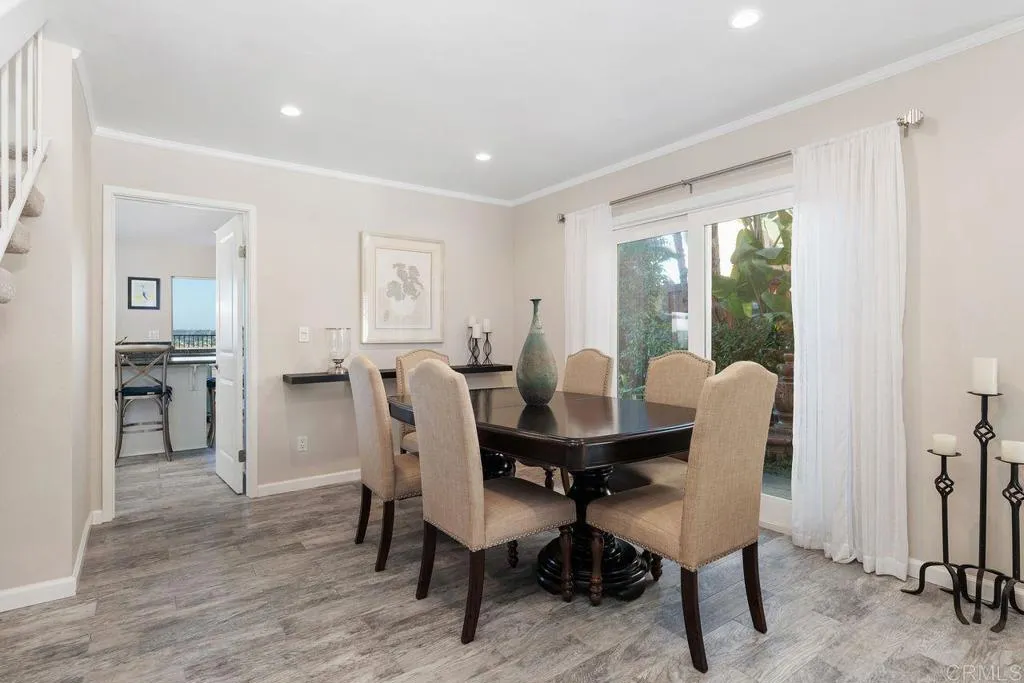 2014 Saliente Way, Carlsbad