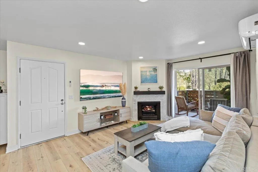 1740 S El Camino Real Unit 101, Encinitas Unit: 101