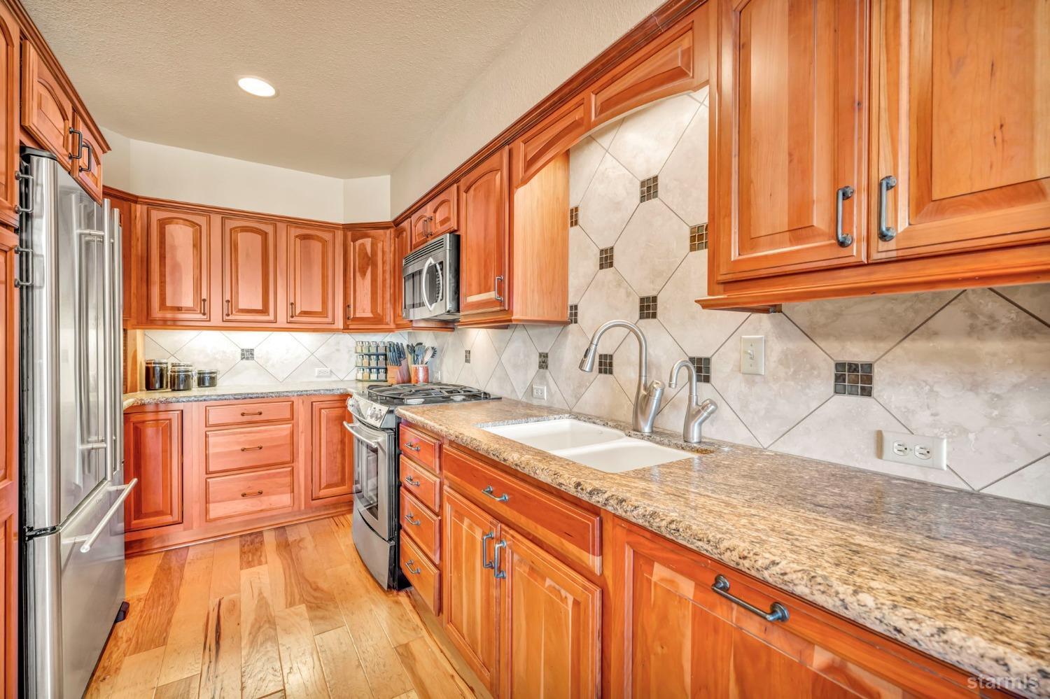 709 Lakeview Avenue Unit: 24