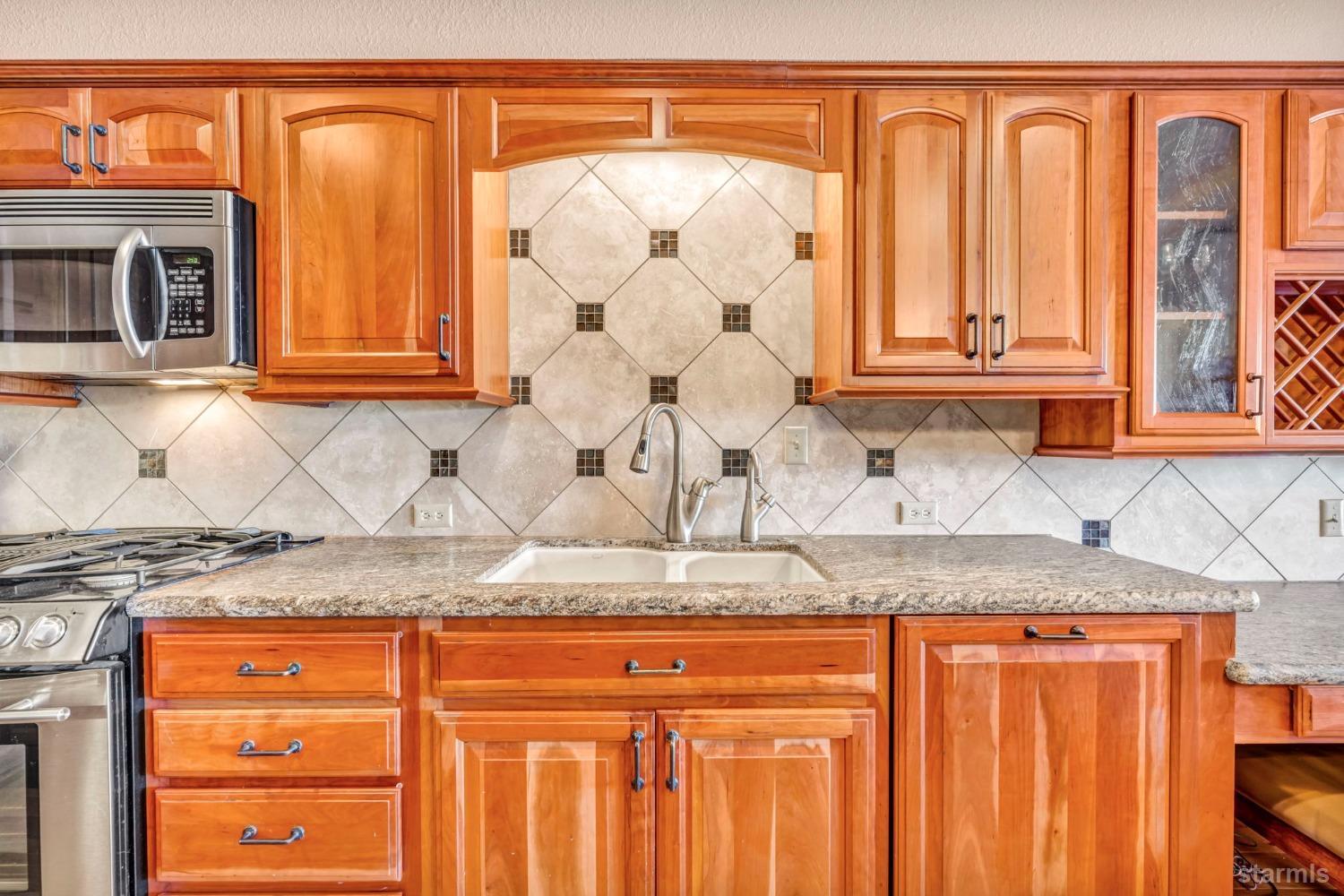 709 Lakeview Avenue Unit: 24