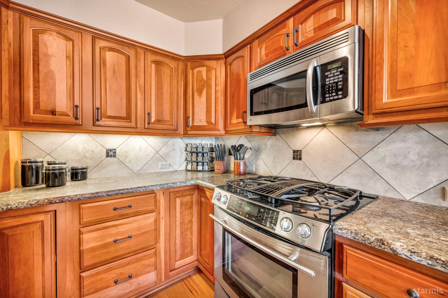 709 Lakeview Avenue Unit: 24