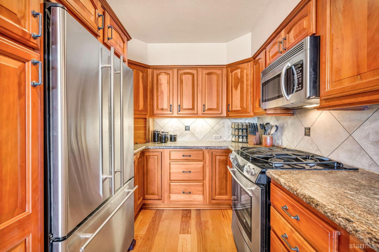 709 Lakeview Avenue Unit: 24