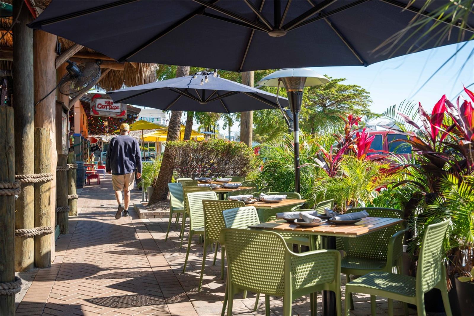 4189 ROBERTS POINT CIR