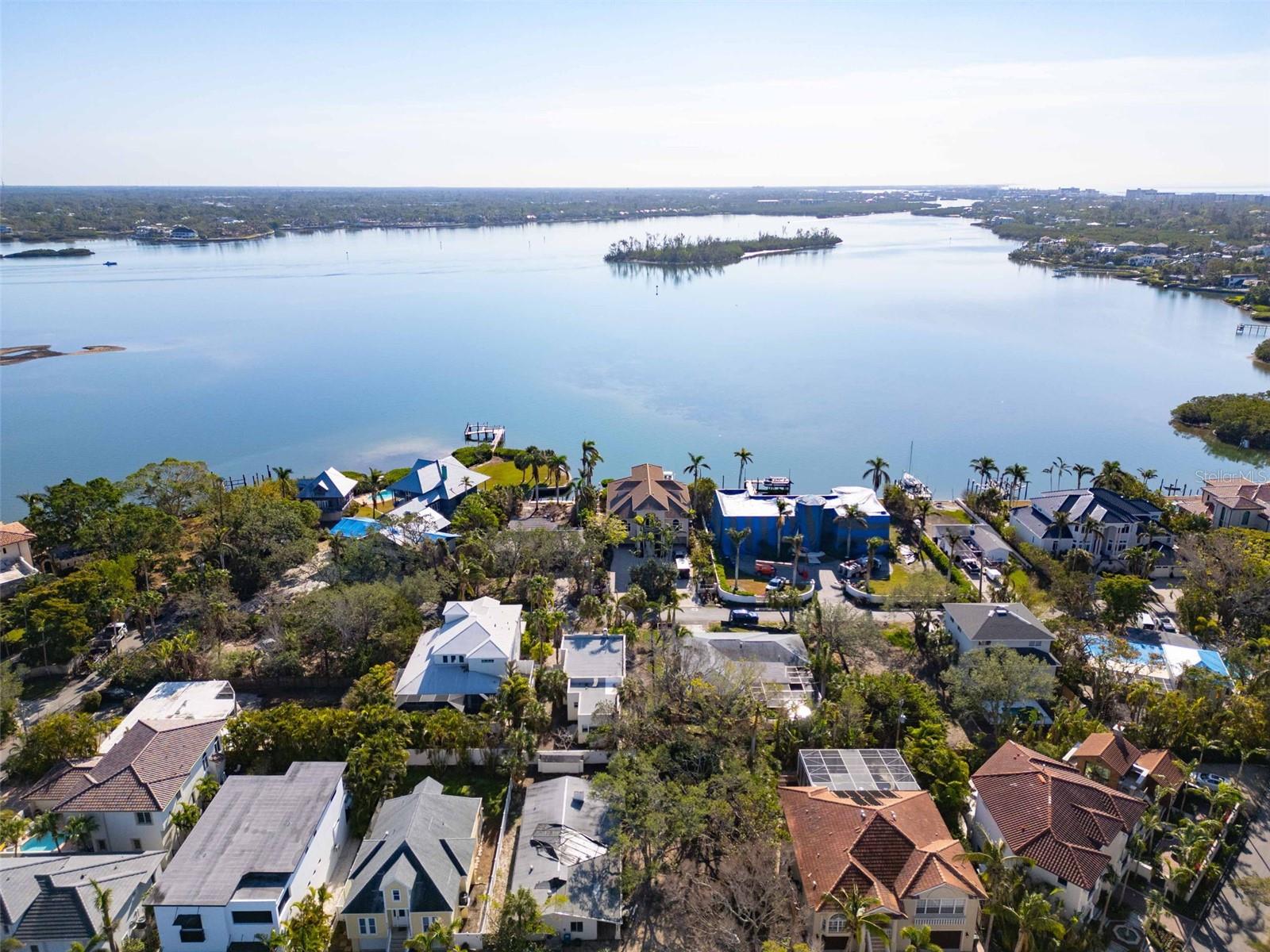 4189 ROBERTS POINT CIR