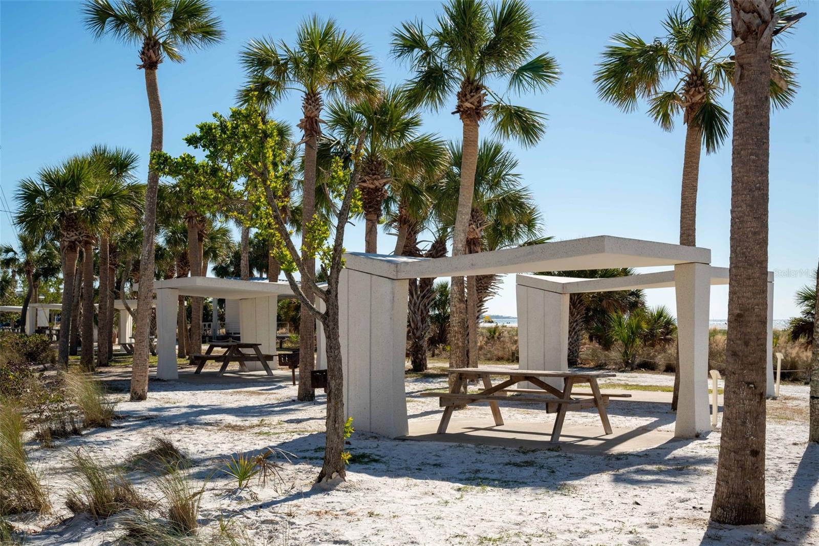 4189 ROBERTS POINT CIR