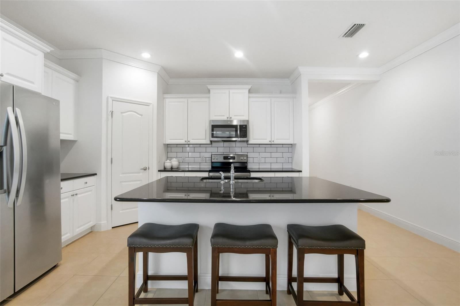 7526 RIDGELAKE CIR