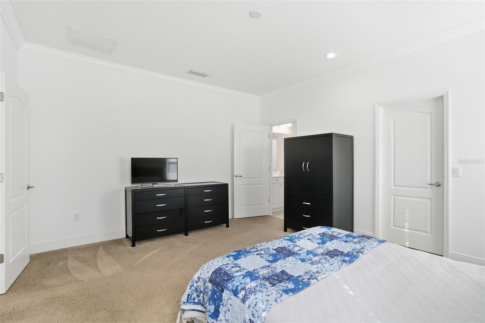 7526 RIDGELAKE CIR