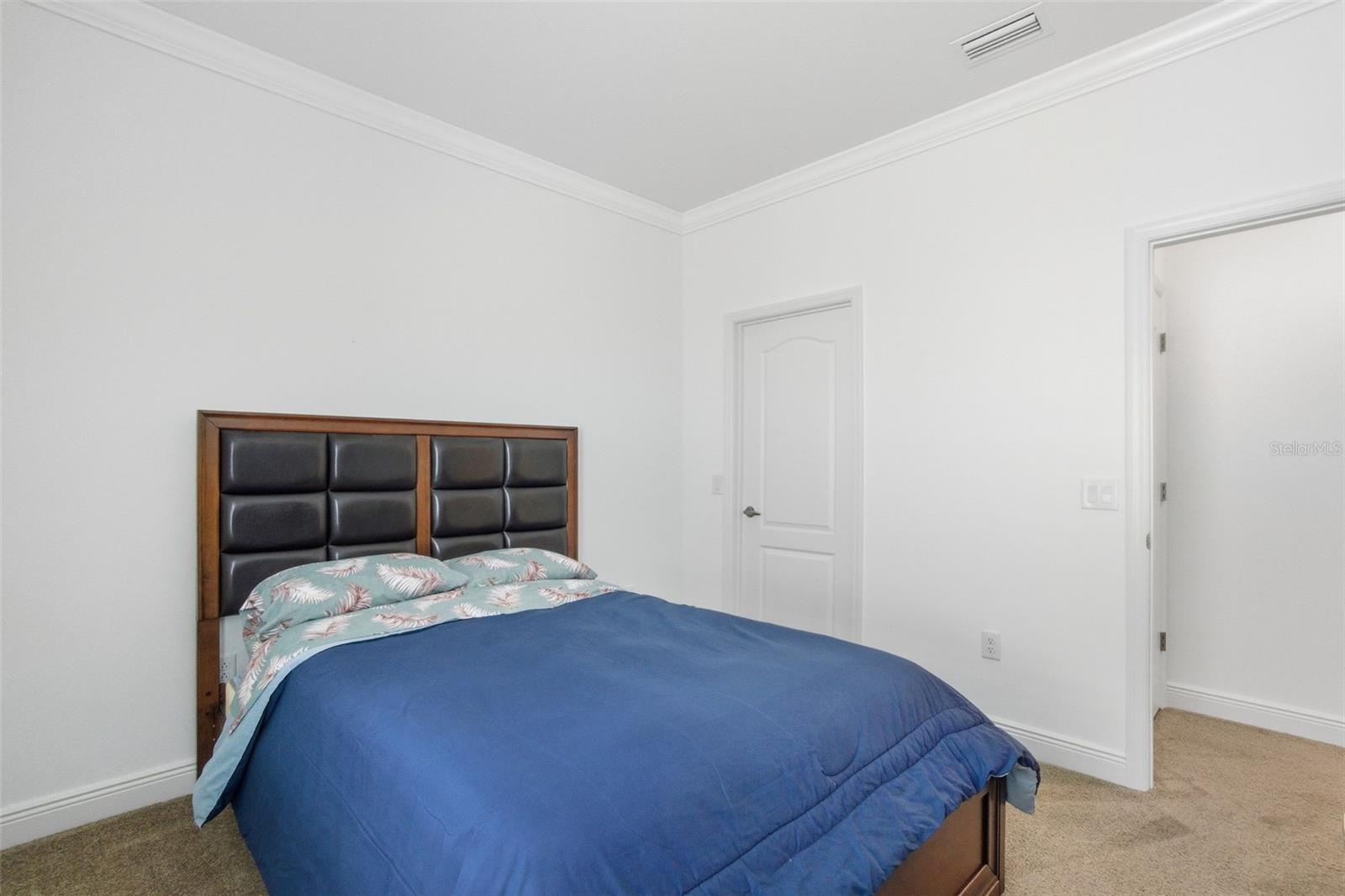 7526 RIDGELAKE CIR
