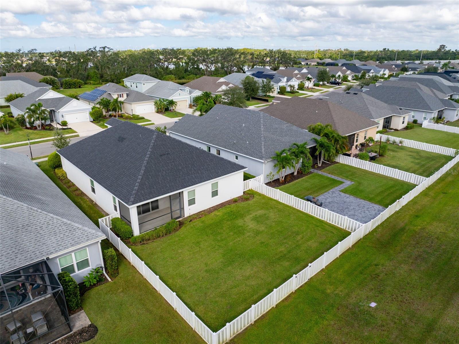 7526 RIDGELAKE CIR