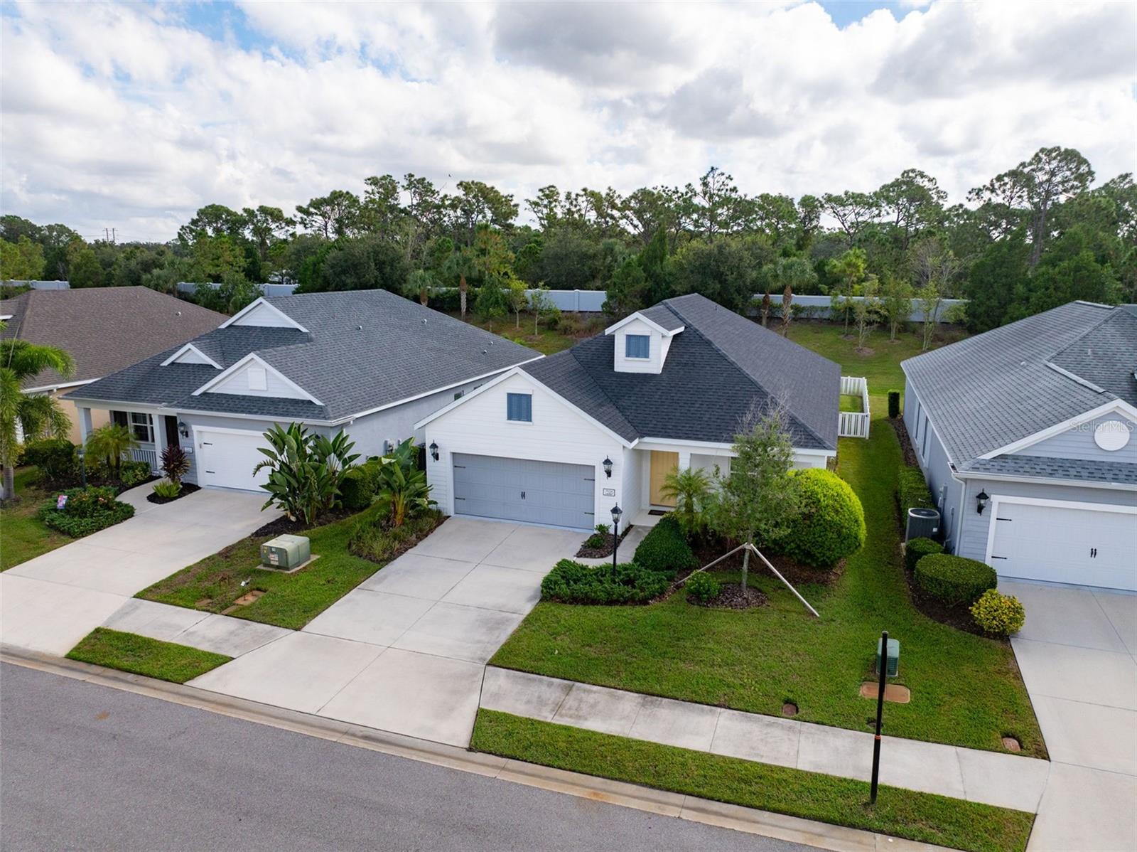7526 RIDGELAKE CIR