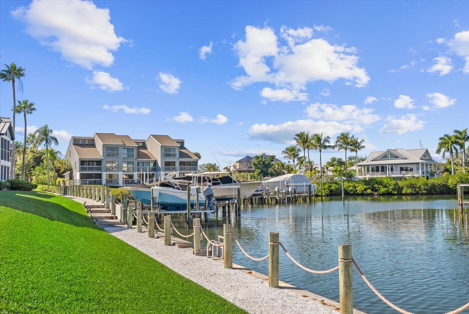 1313 SIESTA BAYSIDE DR #1313D