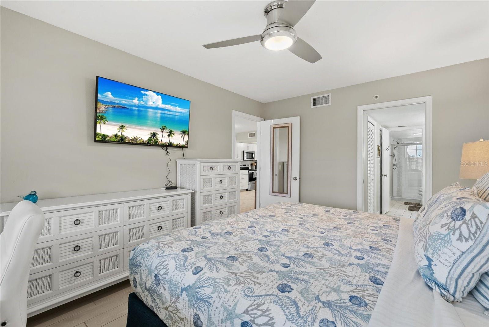 1313 SIESTA BAYSIDE DR #1313D