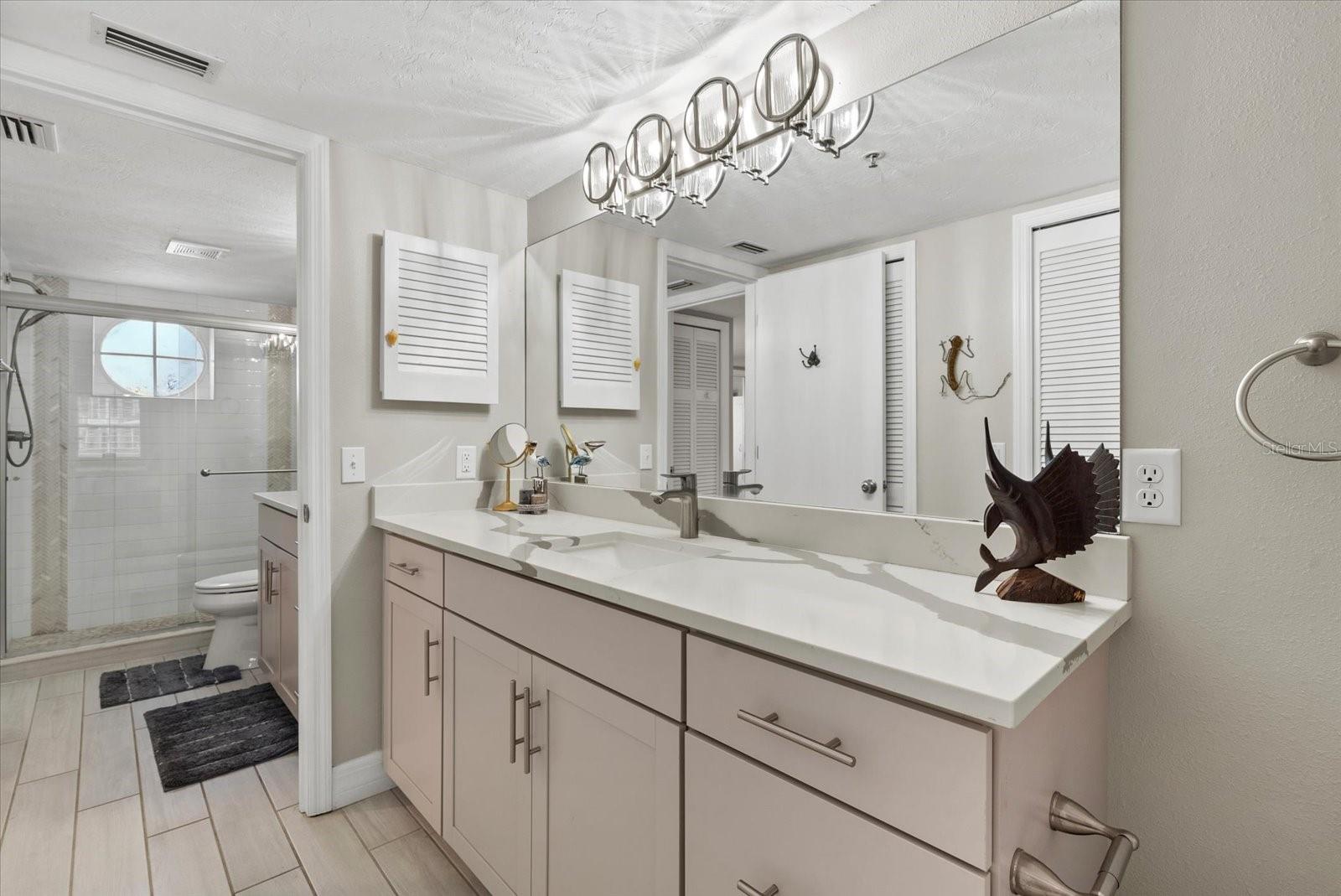 1313 SIESTA BAYSIDE DR #1313D