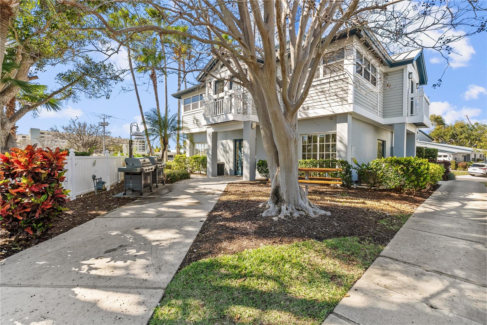 1332 SIESTA BAYSIDE DR #1332C