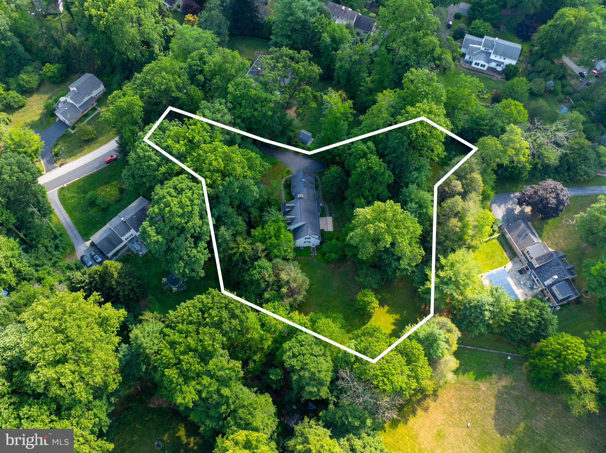 1455 GLENBROOK LANE