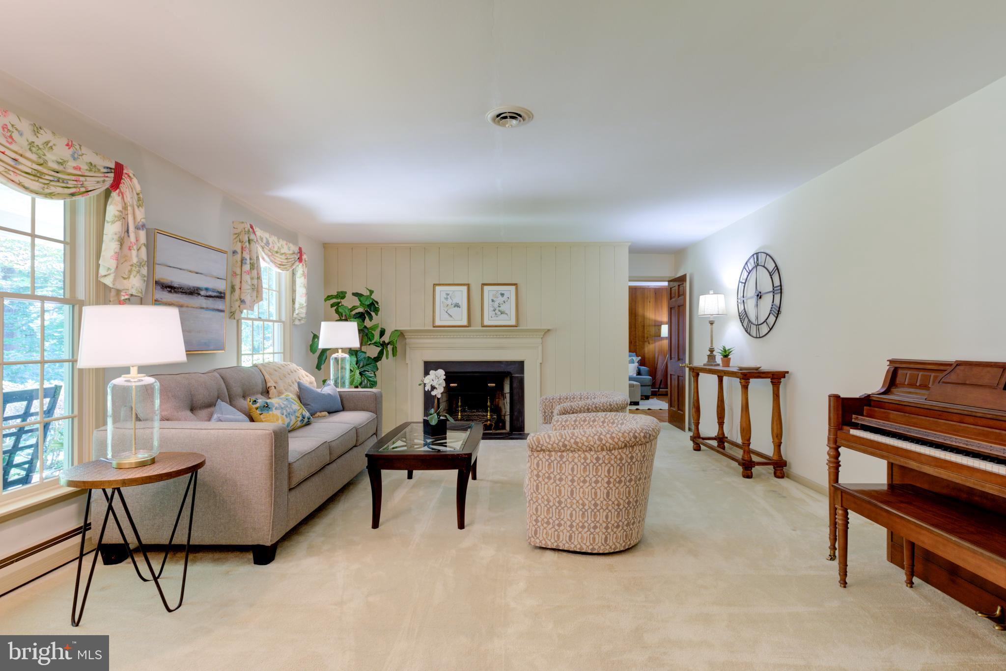 1455 GLENBROOK LANE
