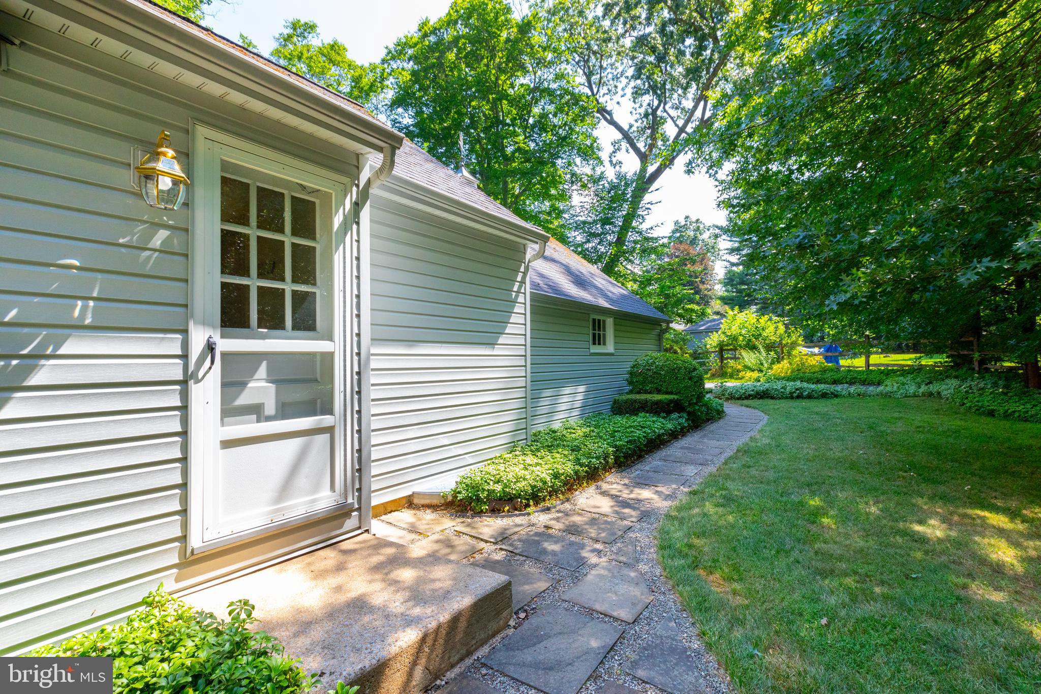 1455 GLENBROOK LANE