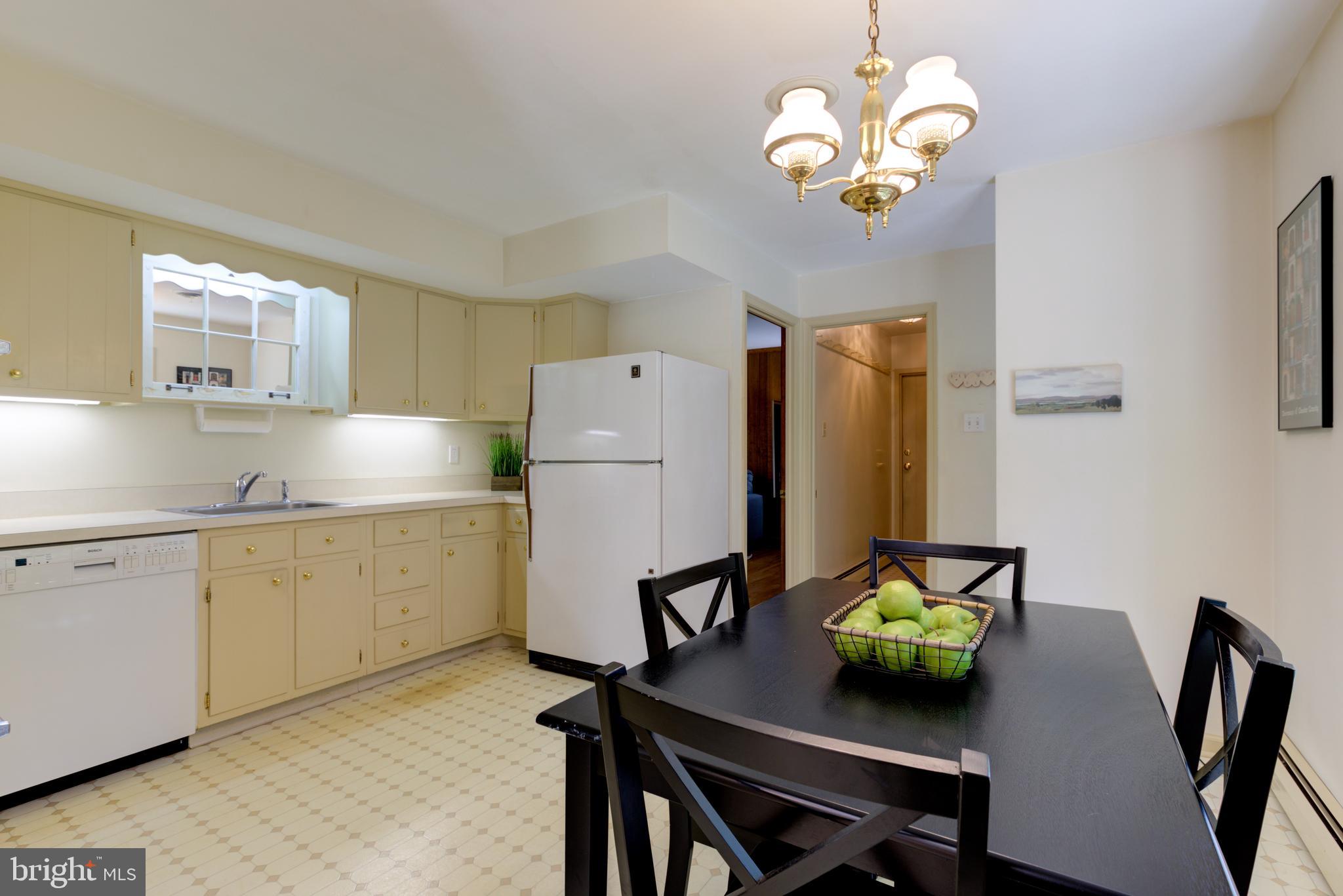 1455 GLENBROOK LANE