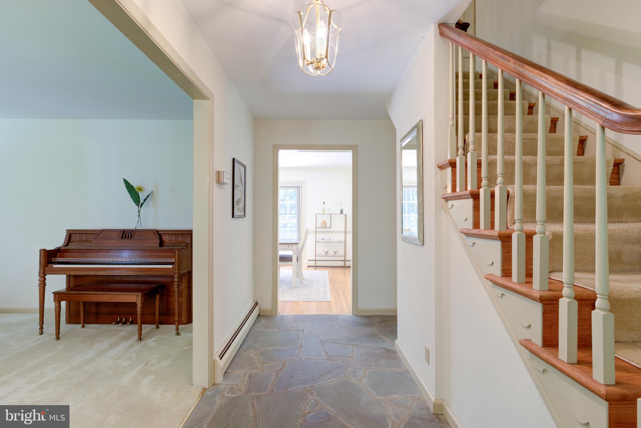 1455 GLENBROOK LANE
