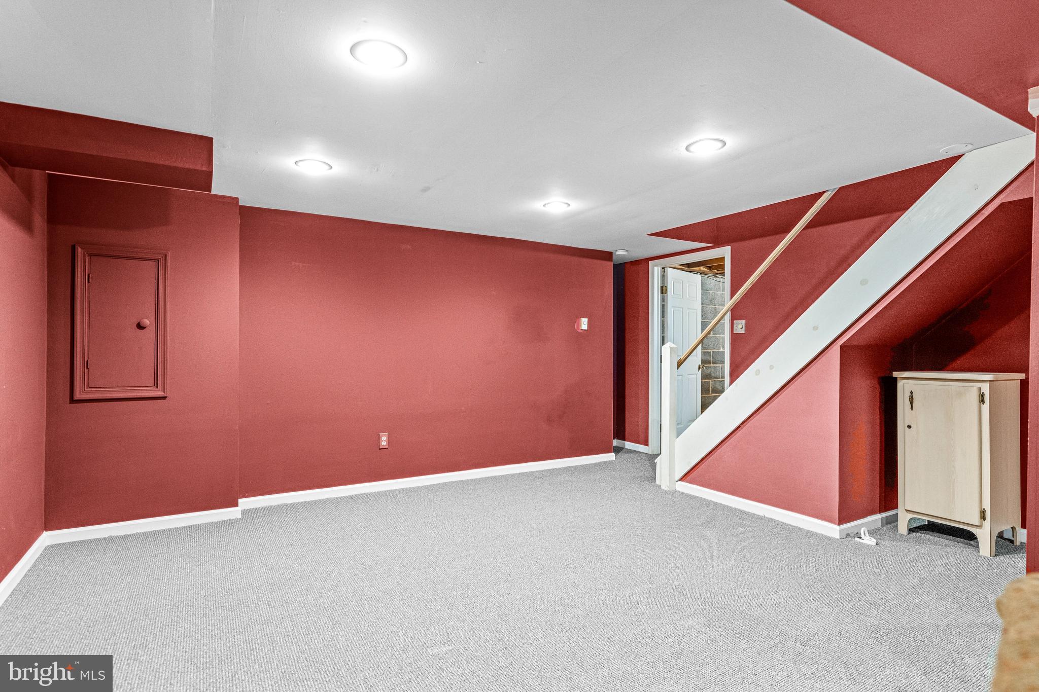 9 PAINE CIRCLE