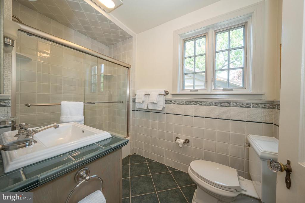 30 DEEPDALE ROAD