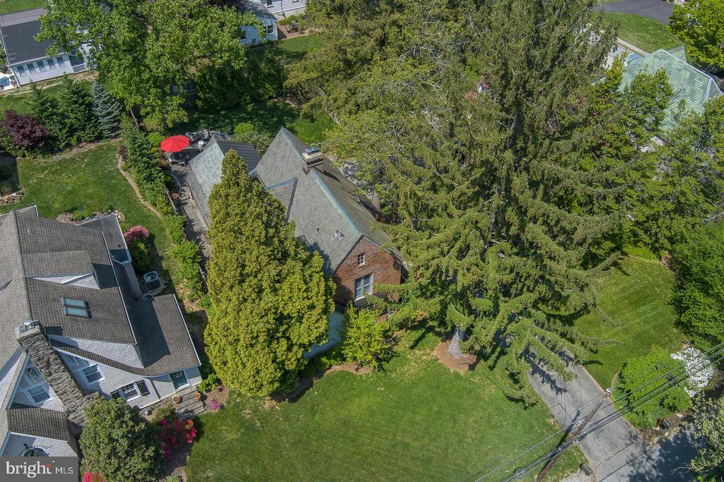 30 DEEPDALE ROAD