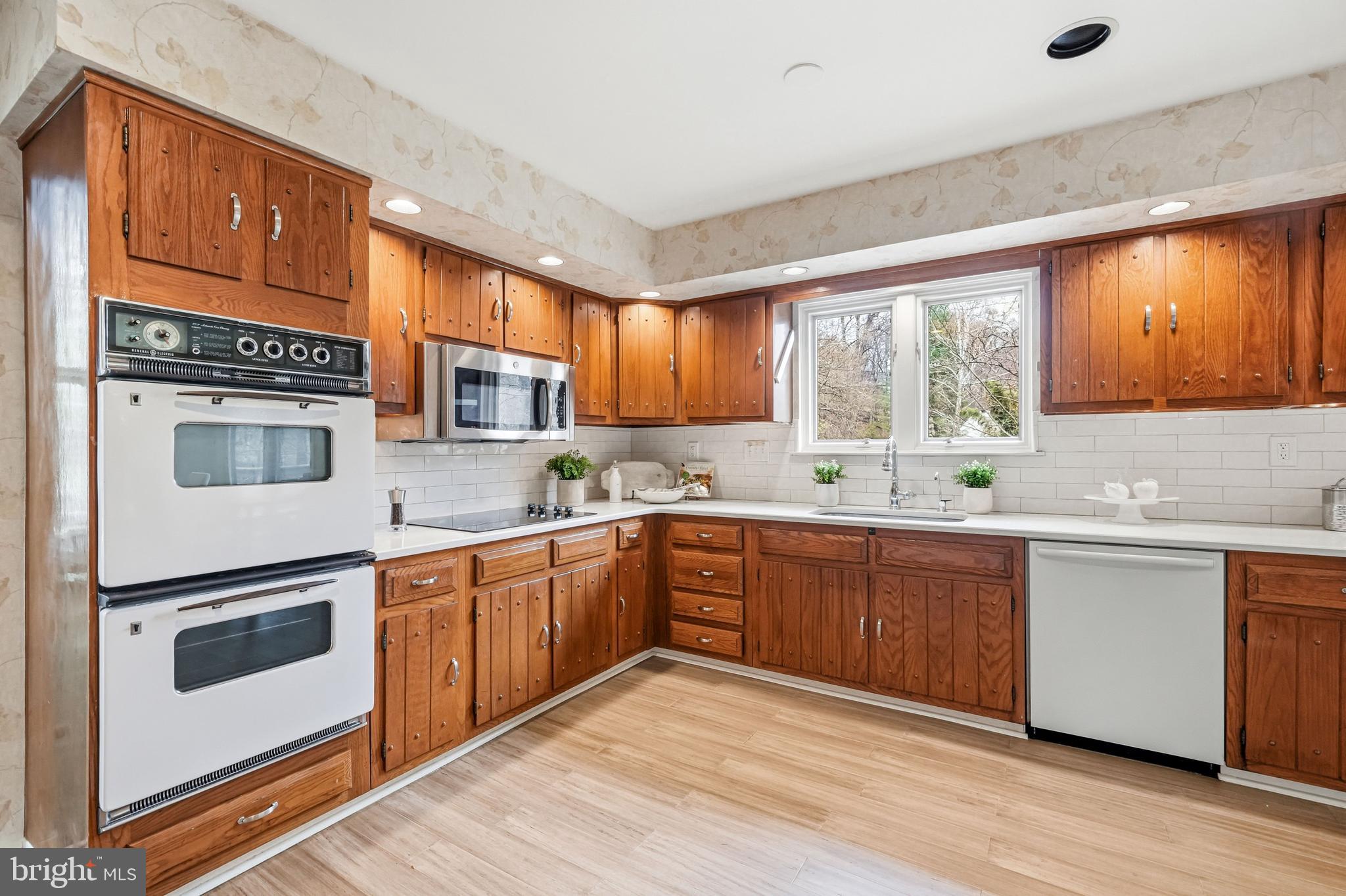 634 TWIN BRIDGE DRIVE