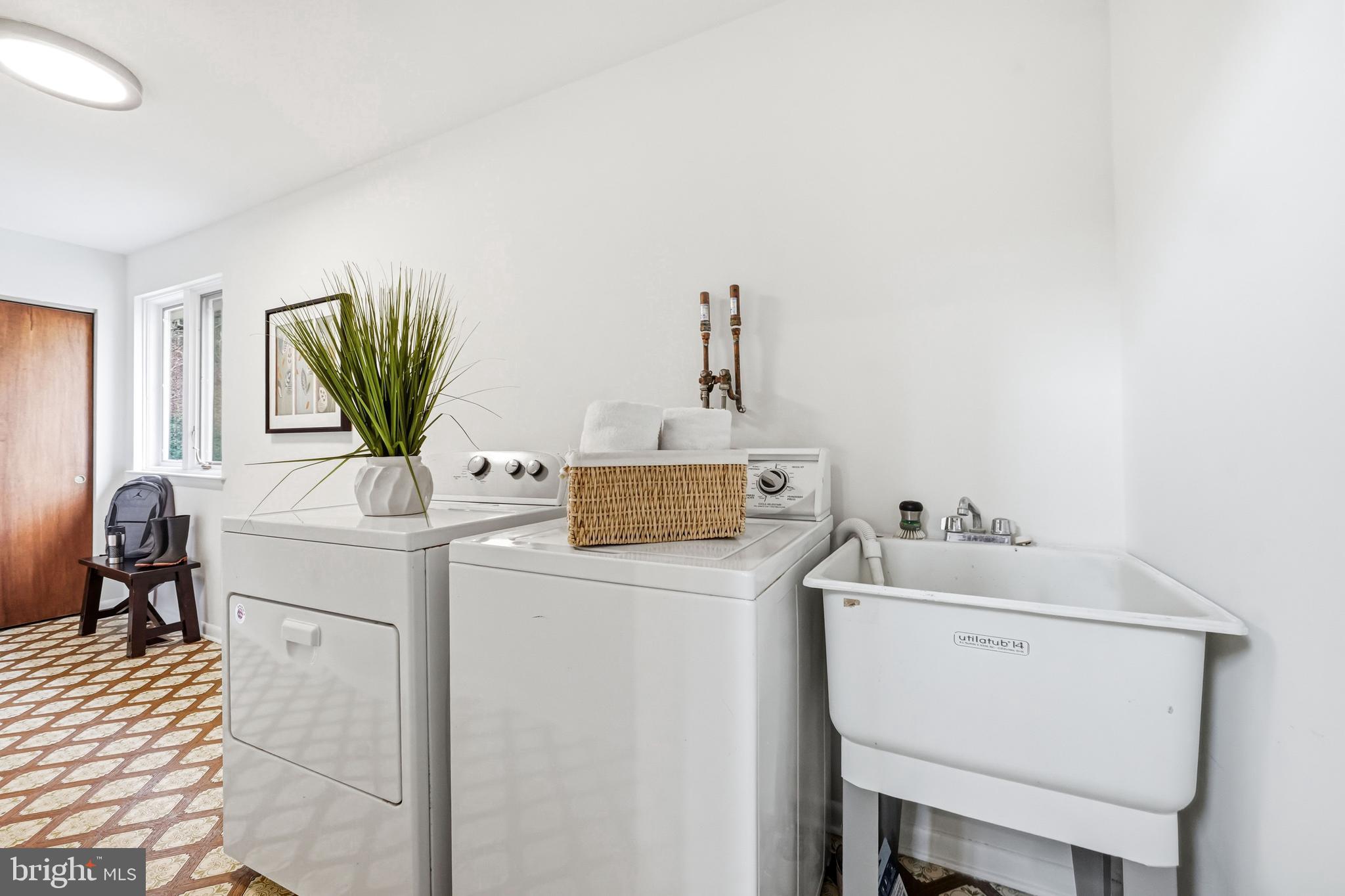 634 TWIN BRIDGE DRIVE