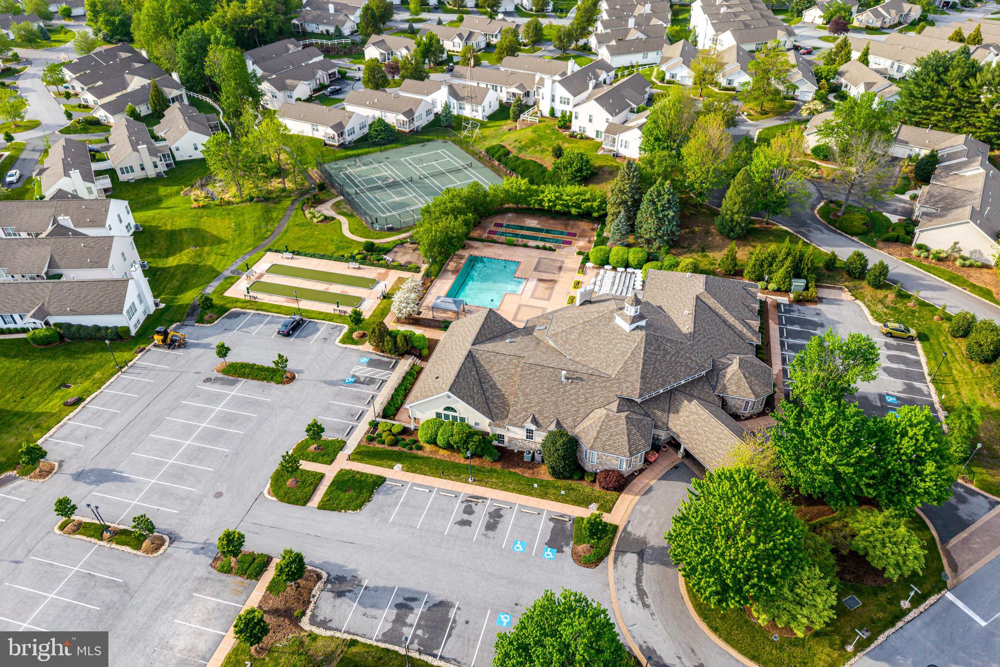 1005 N PHIPPS WOODS COURT