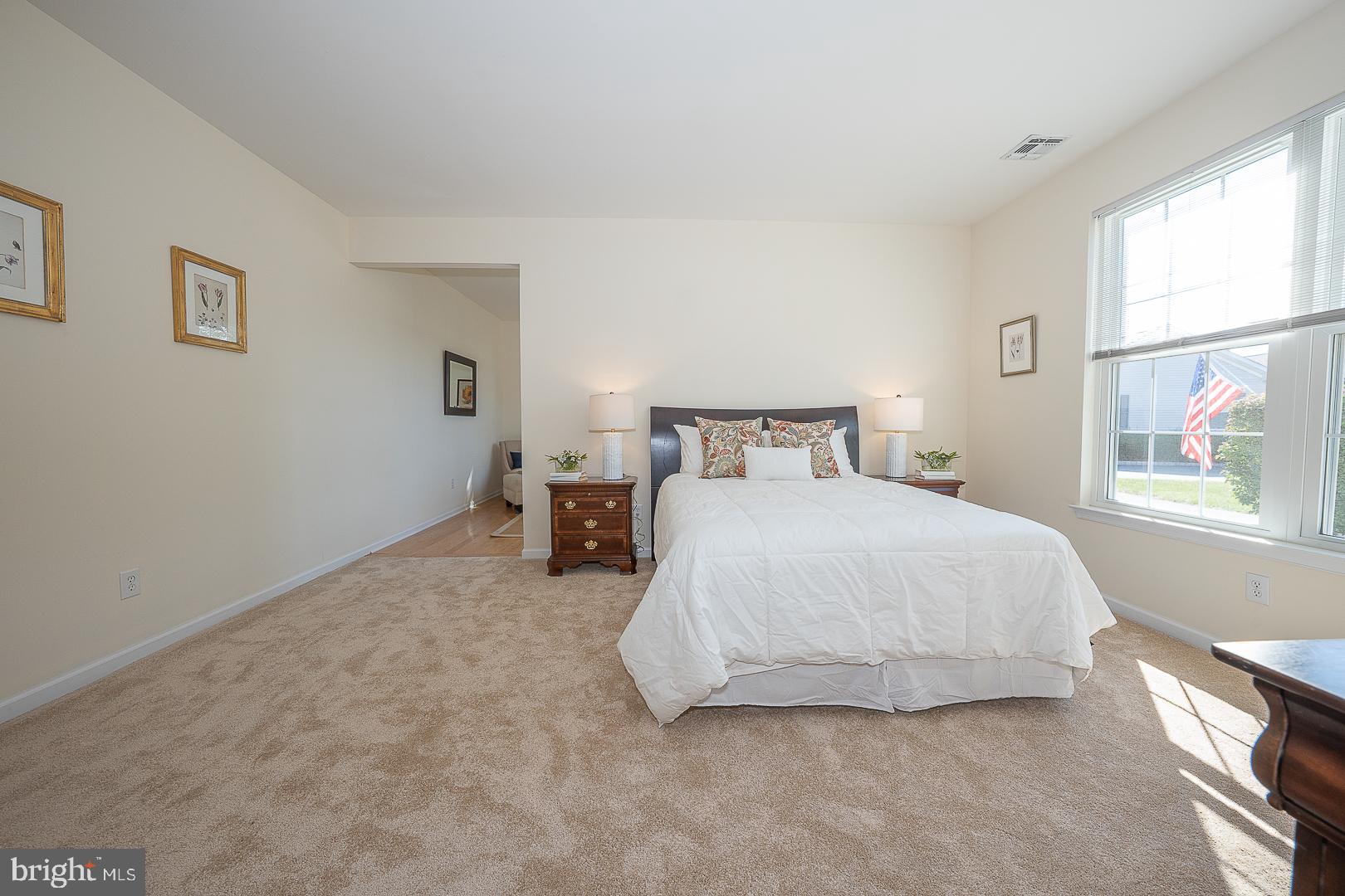 208 N SILVER FOX DRIVE