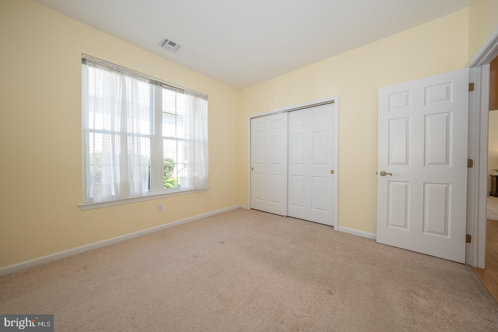 208 N SILVER FOX DRIVE