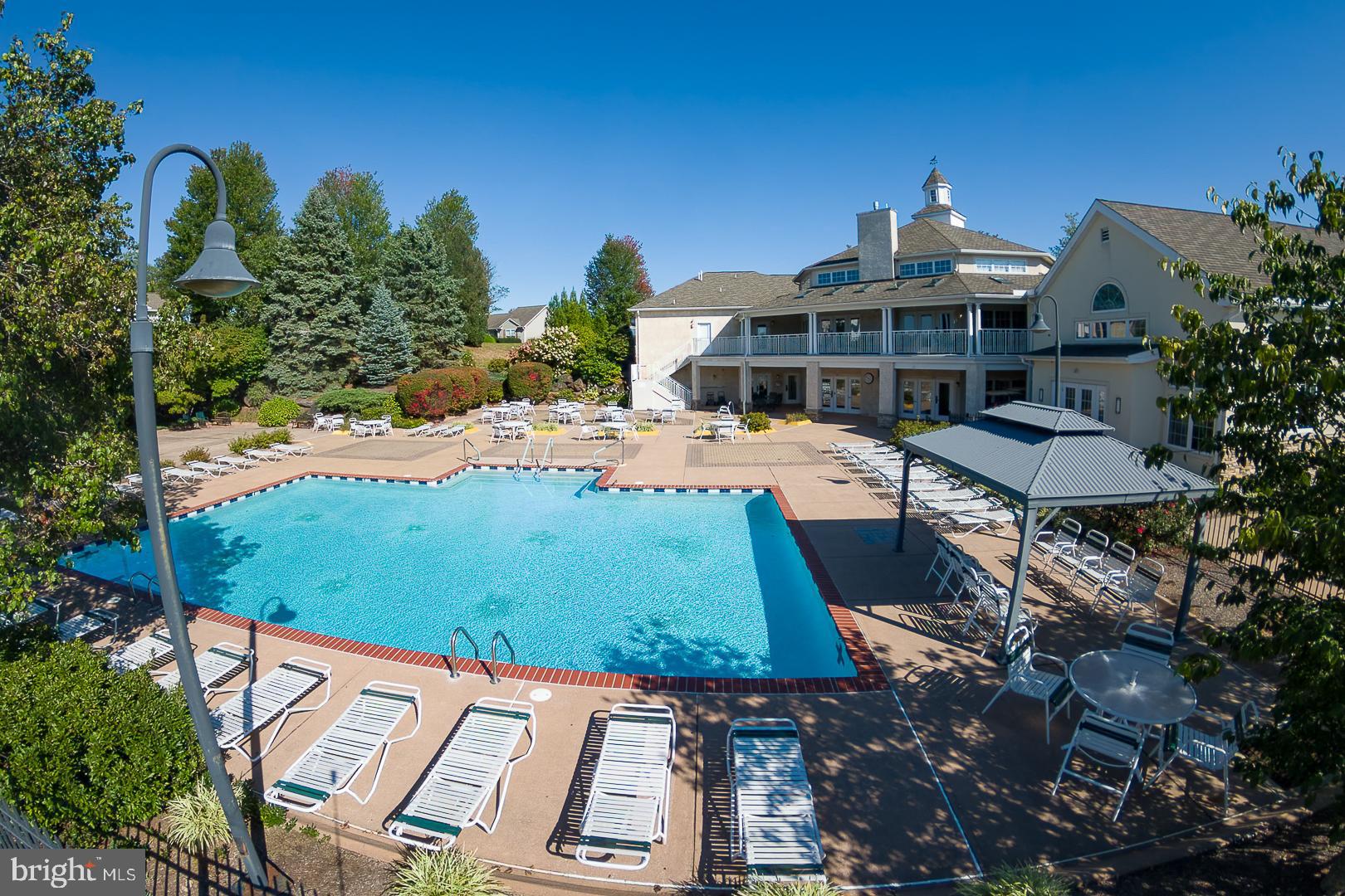 208 N SILVER FOX DRIVE