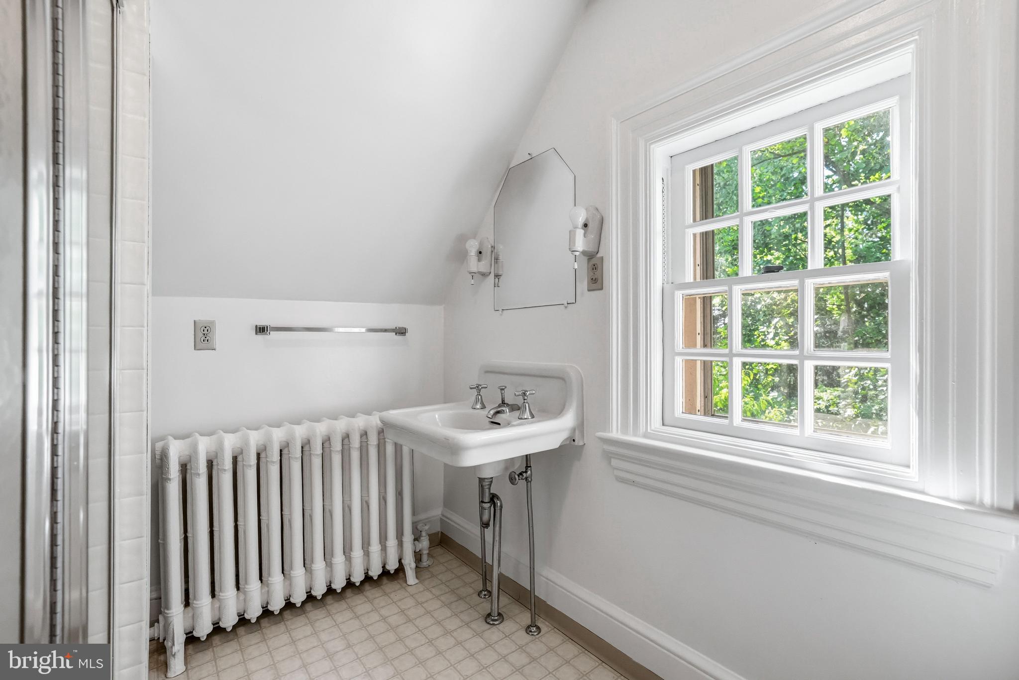 443 SAINT DAVIDS AVENUE