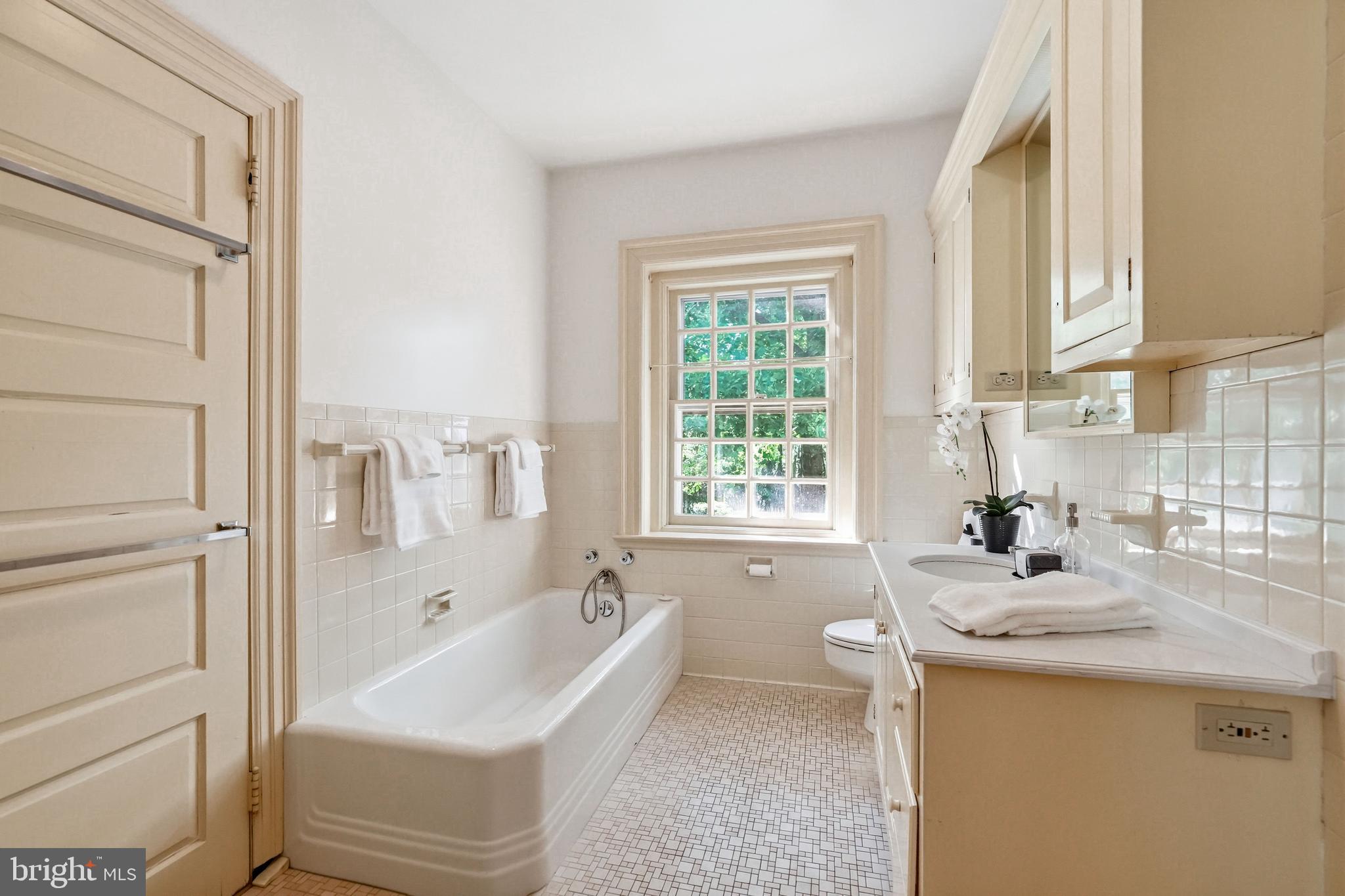 443 SAINT DAVIDS AVENUE